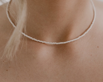 Halskette mit Perlen, Halskette mit Glasperlen, Kette mit Perlen, Perlenkette, Choker, Perlenkette weiß, Halskette Lina