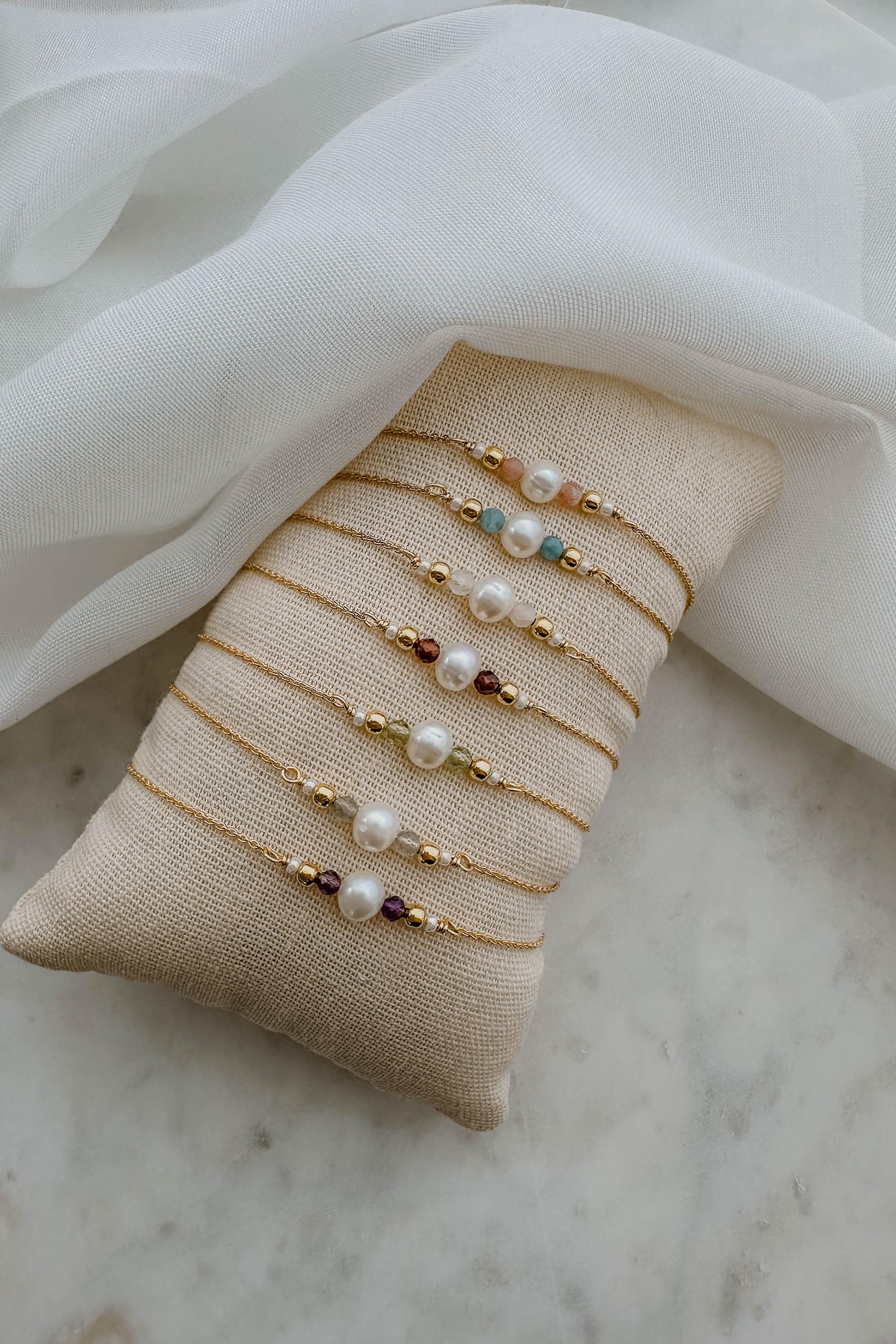 Gemstone bracelet with freshwater pearl, 14K gold plated, 925 silver, bracelet with emotional stones and freshwater pearl, water resistant | Esme