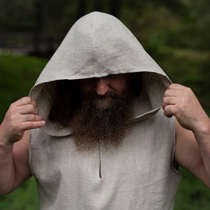 Linen men shirt with hoodie and brass brouch. Viking style. Viking shirt. Baltic style. Etno. Summer linen tshirt. Gift for men.