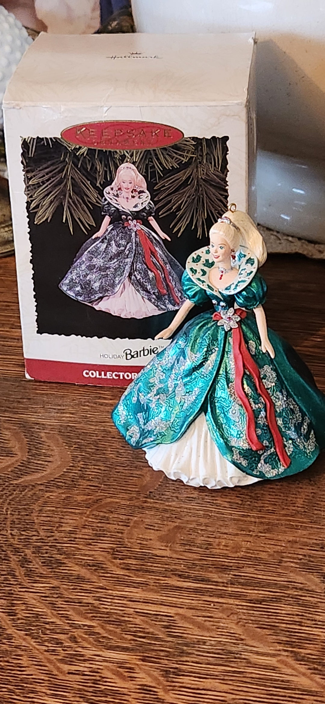 Ornament Hallmark Keepsake Ornament holiday Barbie 1995 in Original Box