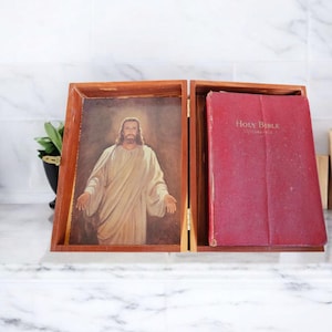 Biblia Holly, versión King James, con letras rojas, con caja de madera de cedro, notas personales escritas a mano