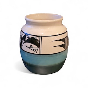 American Indian Vintage Ute Mountain Pottery Vase, Artist signed