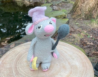 Handmade Crochet Mouse Toy - Chef Mouse with Chef Hat and Spoon - Height 24cm (9.4in). Amigurumi.