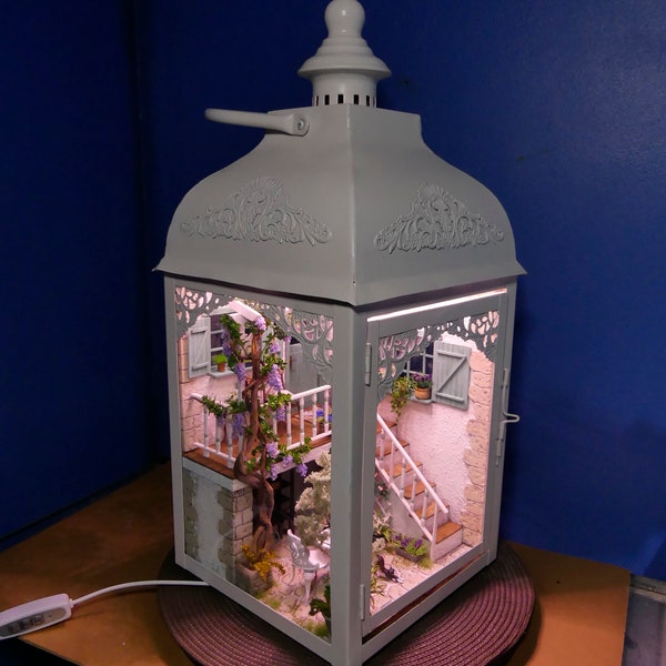 diorama dans une lanterne