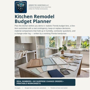Peut inclure: Un document de planification de budget pour rénovation de cuisine avec le logo Armor Tec, du texte sur le savoir-faire en Floride et une photo d'échantillons d'armoires, de nuanciers, d'une calculatrice et d'un carnet sur un comptoir.
