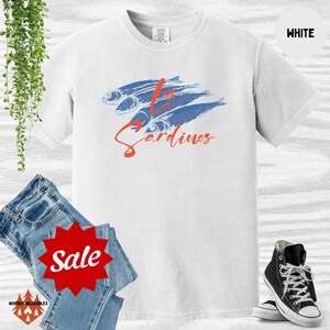 Les Sardines T-Shirt: French Coastal Seafood Lover Tee