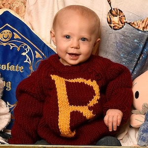 Suéter con monograma para bebé, jersey personalizado, jersey con monograma navideño hecho a mano, regalo mágico con letras para niñas y niños
