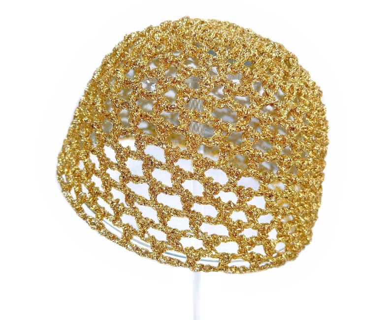 Hand-Crocheted Skull Cap Party Hat Gold Metallic zdjęcie 1