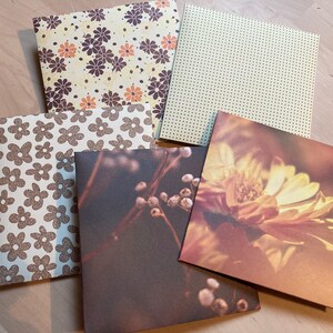 Marie - enveloppes carrées 12 cm x 12 cm par 5 avec des cartes rondes assorties de diamètre 11 cm - fabrication artisanale