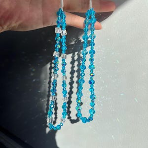 Correa de muñeca con cuentas de cristal iridiscentes color aguamarina, pulsera personalizada, cordón brillante para teléfono, correa azul océano, correa para cámara, correa para billetera