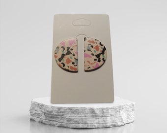 Multicolored acrylic earrings with terrazzo print