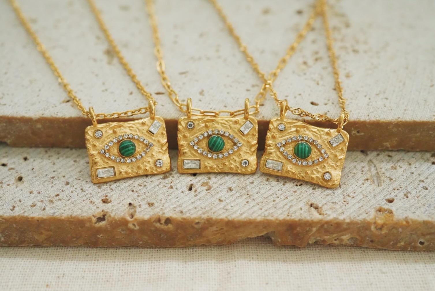 Evil Eye Pendant Necklace - Malachite Gemstone Vintage Style Eye Necklace - Mystic Jewelry - Waterproof - Anti Tarnish - Gift For Her