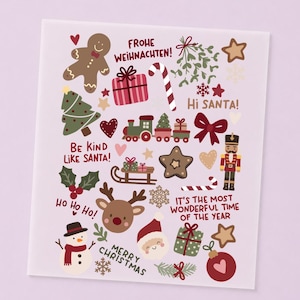 Könnte beinhalten: Ein Aufkleberbogen mit verschiedenen weihnachtlichen Illustrationen wie einem Lebkuchenmann, Nussknacker, Schneemann, Rentier, Zug, Geschenken und Mistelzweigen. Der Text umfasst "FROHE WEIHNACHTEN!", "Hi SANTA!", "BE KIND LIKE SANTA!", "HO HO HO!", "MERRY CHRISTMAS" und "IT'S THE MOST WONDERFUL TIME OF THE YEAR."