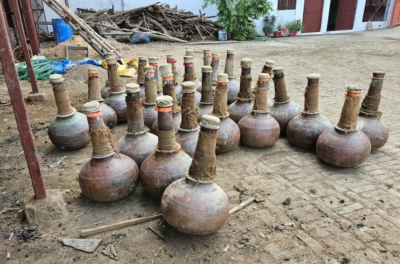 Sri Lankan Sandalwood Oil: Hydro Distilled Santalum Album, Woody Aroma image 3