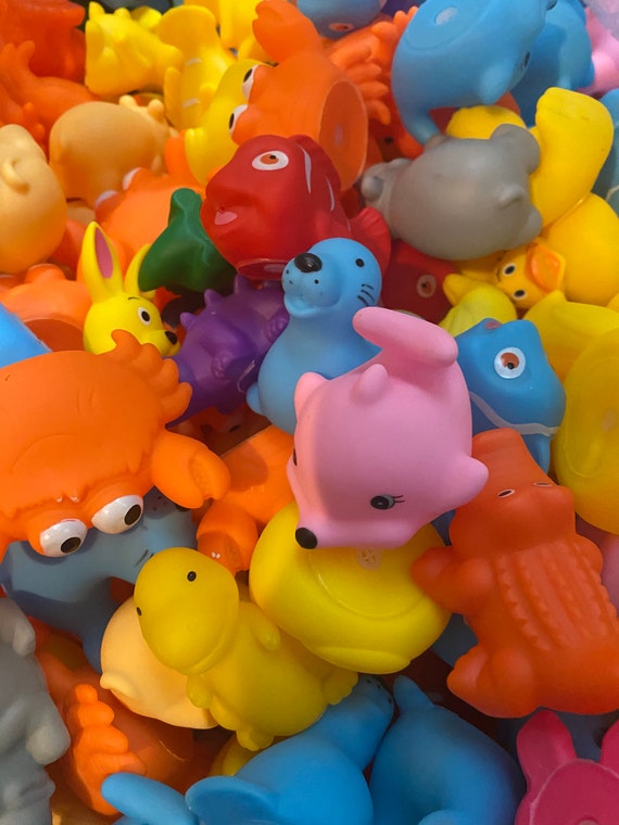 20 Baby Bath Toys Shower Water Floating Squeaky Rubber Animals Ducks  Bunnies Fish Hippo More Mix Birthday Party Favors for Kids 