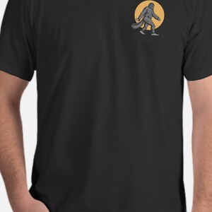 Bigfoot Shirt USA-Made Bio-Kurzarm-T-Shirt Sasquatch Yeti Damsquatch Bigfoot ist ein Biber
