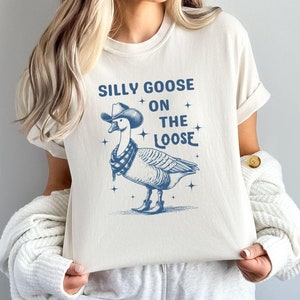 Silly Goose On The Loose Tshirt, Comfort Colors® Silly Goose Shirt, Funny Goose On The Loose Crewneck Gift Idea, Retro Trendy Goose Sweater