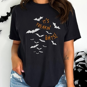 Its Freakin Bats Shirt, Funny Halloween Shirts, Its Frickin Bats Shirt, I Love Halloween Tee, Halloween Shirt, Bat Lovers, Spooky Season