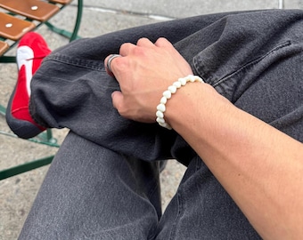 Geheel witte armband met gezwollen hartkralen