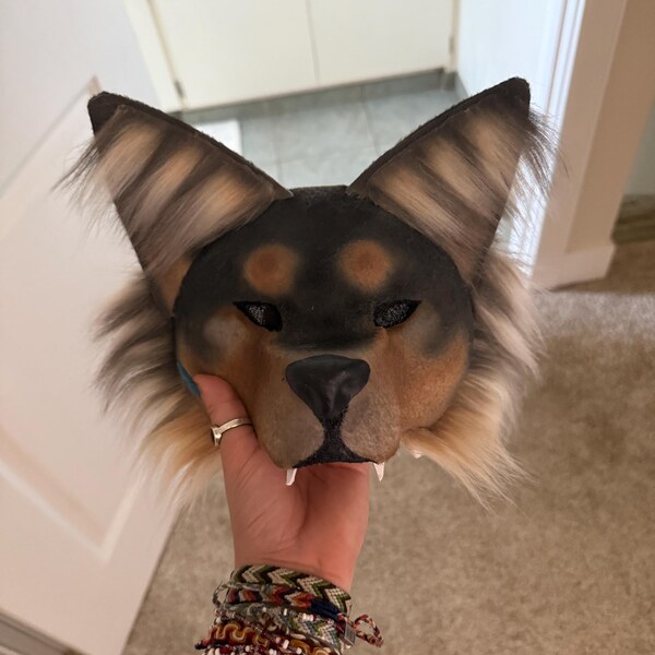 Máscara de lobo prefabricada