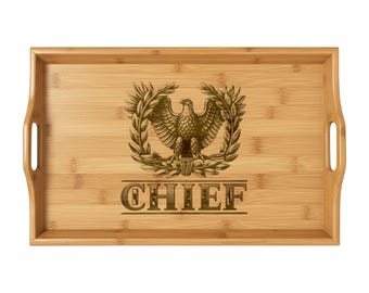 Bandeja de bambú para servir de suboficial jefe / Recuerdo militar grabado