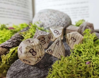Pre-order - RPG Dice: Krantenstijl voor RPG of verzameling