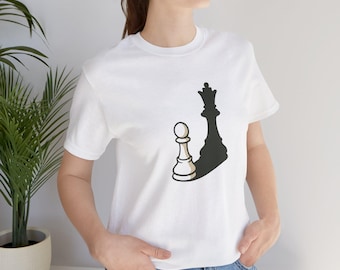 Queen In The Making T-shirt | Weird T-tshirt | Geek T-shirt | Quirky T-shirt | Women and Men Unisex Shirt | Funny T-shirt |