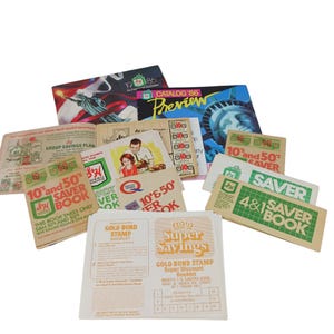 Duży zestaw starych, zabytkowych znaczków S & H Green Stamps Saver Books Gift Booklet Prop