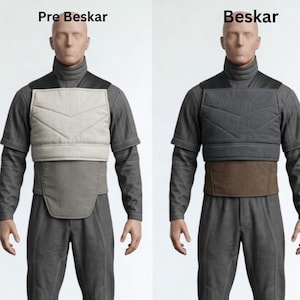 Puede incluir: Un letrero de madera hecho a mano con el texto "Bienvenido a nuestro hogar" en un estilo manuscrito. El letrero est&aacute; pintado de blanco con letras negras y un acabado envejecido, midiendo aproximadamente 30 cm de ancho.