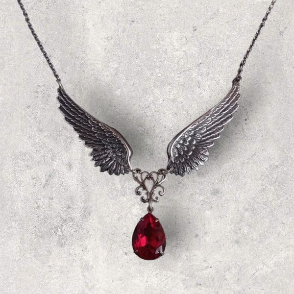 Collier Ailes d'Ange Gothique avec Pendentif en Cristal Acrylique Rouge - Mode Vintage Strass pour Femmes, Bijoux Ensorcelants,