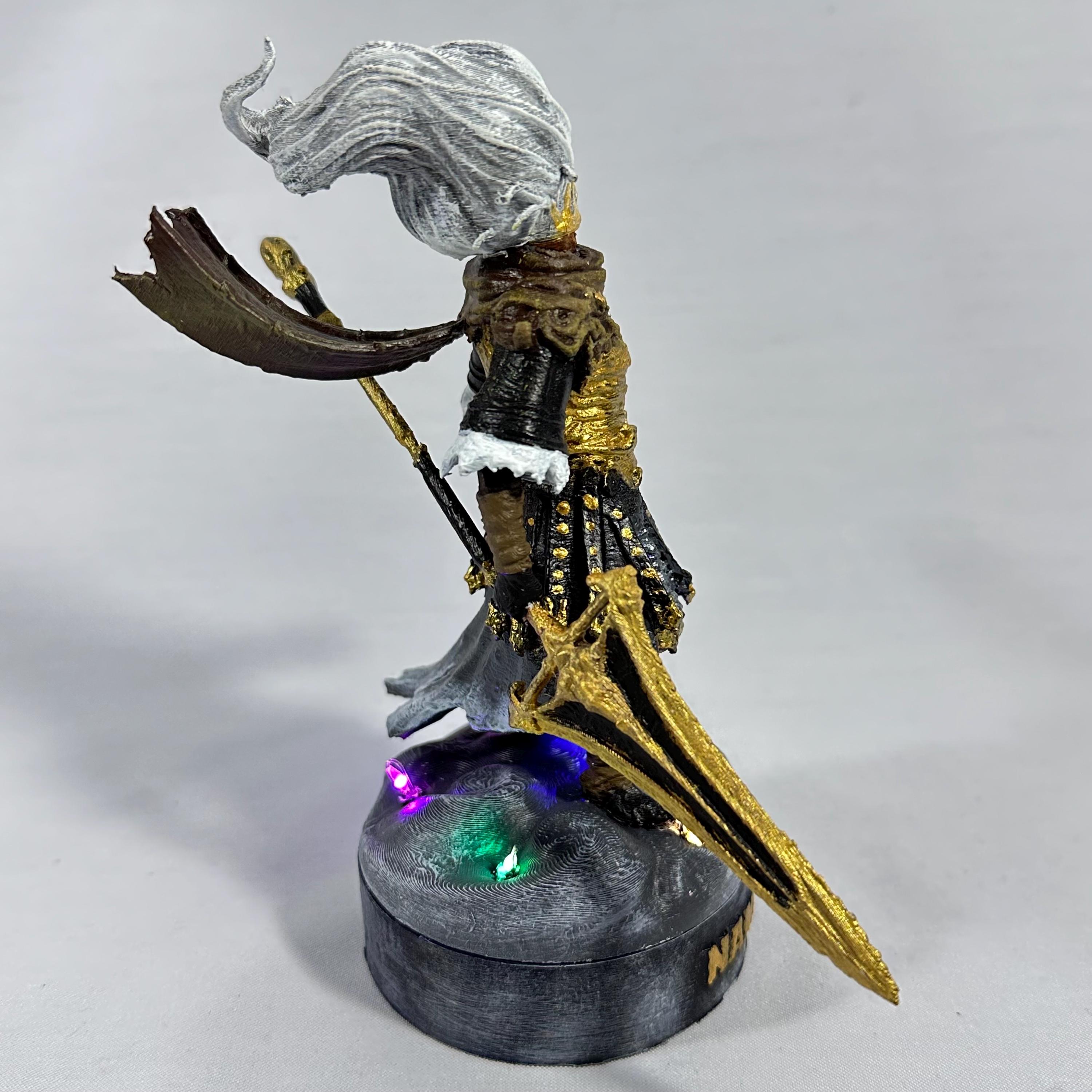 名もなき王 ダークソウル 樹脂製 LED フィギュア | 手作りゲーマー