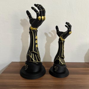 Gustave Hand Figur & PS4 - PS5 - XBox Controller Stand - Expedition 33 Sammler | 30cm-39cm Bild 8