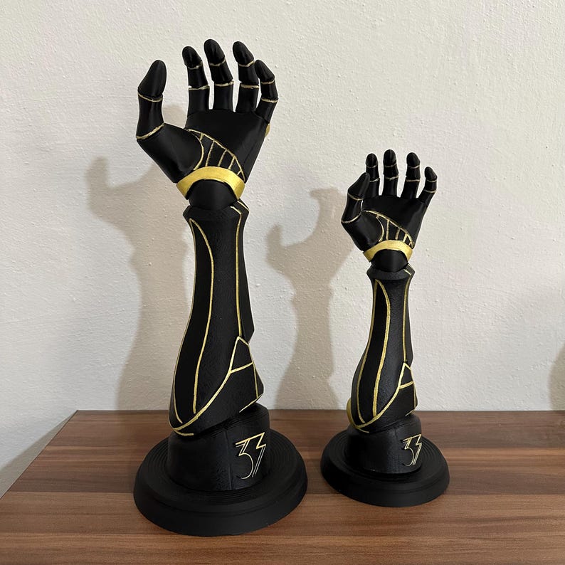 Gustave Hand Figur & PS4 - PS5 - XBox Controller Stand - Expedition 33 Sammler | 30cm-39cm Bild 6