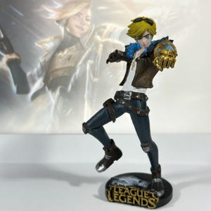 Ezreal Resin Figurine | Handcrafted League of Legends Collectible | 3D Printed Statue | Perfect Gift for LoL Fans | Unique Gamer Decor