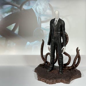 Slenderman Resin Figurine | Handcrafted Horror Collectible | 3D Printed ...
