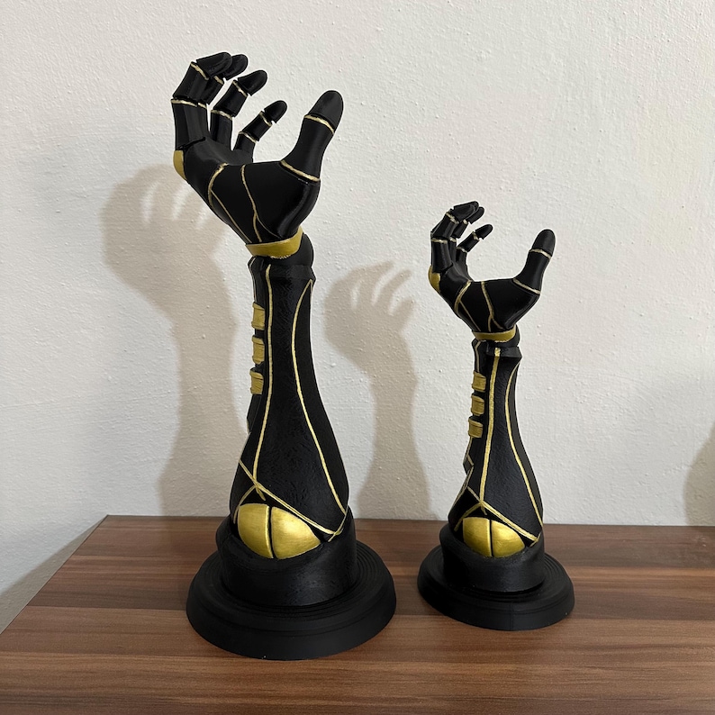 Gustave Hand Figur & PS4 - PS5 - XBox Controller Stand - Expedition 33 Sammler | 30cm-39cm Bild 9