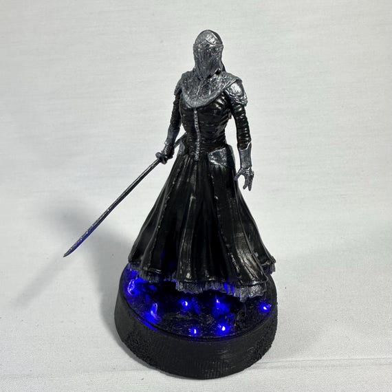 ダークファンタジーキャラクター フィギュア LEDライト付き ダークソウル3 ユリア・オブ・ロンドール LED樹脂フィギュア | 手作り