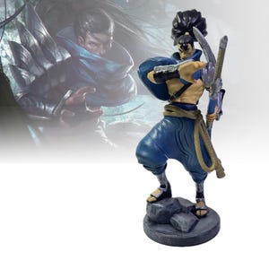Yasuo League of Legends Resin Figurine - Handmade Detailed Yasuo Statue - Collector’s Gift for Gamers & Fans - Gaming Decor - Customizable