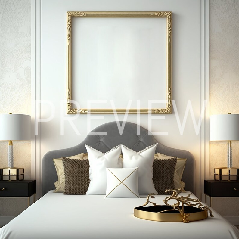 K&ouml;nnte beinhalten: Ein graues, gestepptes Kopfteil mit einem wei&szlig;en und goldenen Dekotablett auf einem wei&szlig;en Bett mit wei&szlig;en Bettw&auml;sche und goldenen Akzenten. Das Bett steht in einem Raum mit wei&szlig;en W&auml;nden und einem goldenen gerahmten Bild.