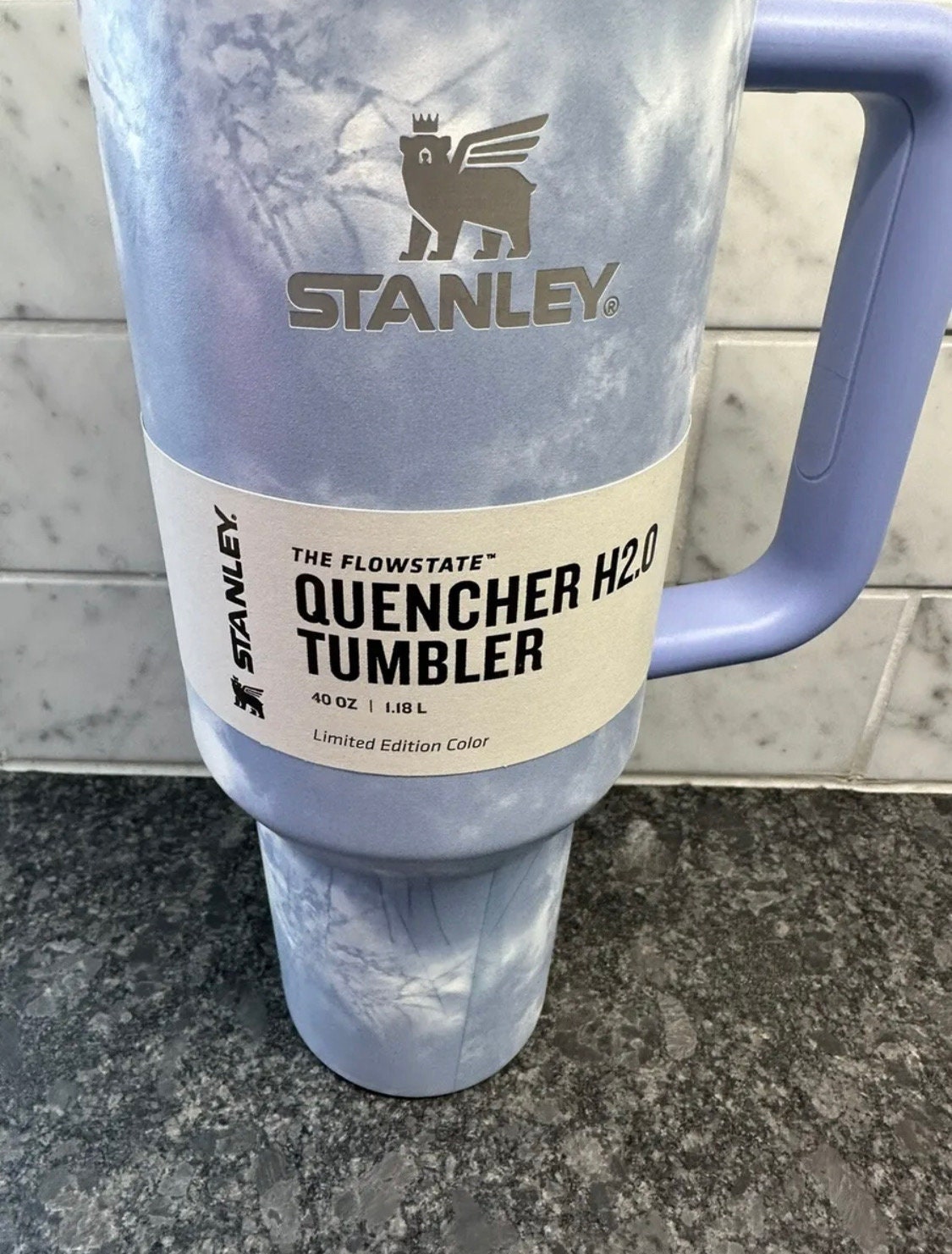 Stanley Vaso de acero inoxidable con aislamiento reutilizable de 40 onzas  Adventure Quencher (brillo negro)