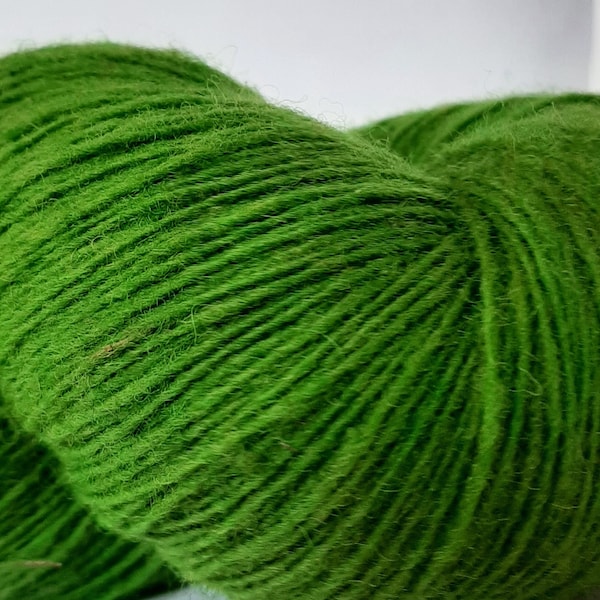 Wool yarn for knitting, High quality bright green wool yarn, Natural lanolin yarn