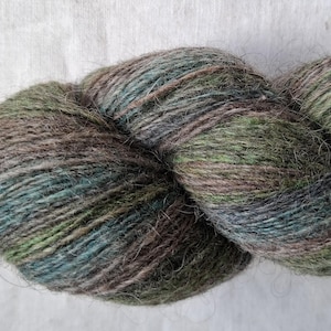 Wool yarn for knitting, High quality multicolor forest green, brown 100 % merino wool yarn. Natural lanolin yarn.
