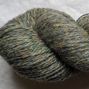 Wool yarn for knitting, High quality multicolor green, yellow  , tweed wool yarn. Natural lanolin yarn.