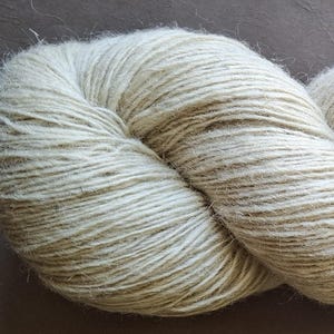 Wool yarn for knitting, High quality undyed 100% wool yarn, Natural lanolin yarn