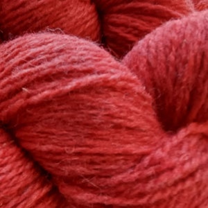 Filato di lana per maglieria, Filato di lana rosso lampone di alta qualità, Filato di lanolina naturale