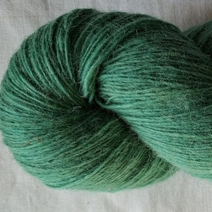 Wool yarn for knitting, High quality  hand dyed green 100% merino wool yarn. Natural lanolin yarn.