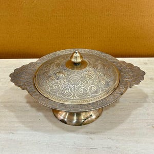 Vintage Maharaja Style Brass Bowl For Serving Antique Bowl With Handle and Lid Shahi Jewellery Box Handcarved Floral Design Home Decor Item