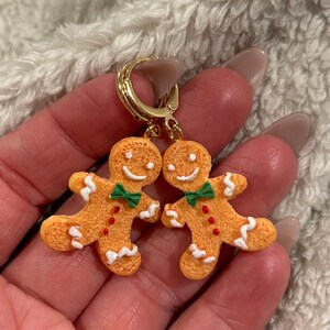 Gingerbread earrings, kawaii gingerbread earrings, acrylic gingerbread earrings, gingerbread dangle earrings, gingerbread jewelry