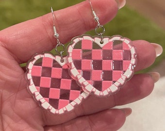 Pink checker glitter heart earrings, checker heart earrings, resin dangle checker heart earrings, pastel pink checker glitter earrings