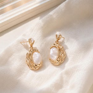 Gold Pearl Drop Earrings, Pearl Statement Earrings, Vintage Elegant Earrings, Bridal Earrings, Mother's Day Gift, Gift for Her